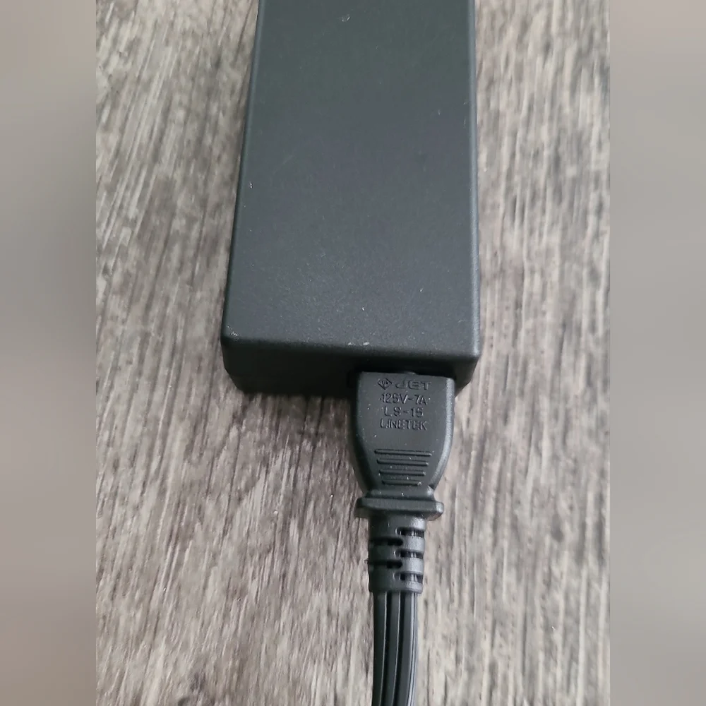 Preowned OEM HP 65W AC Adapter 710412-001 - 4.5mm x 3.0mm Black Tip Charger